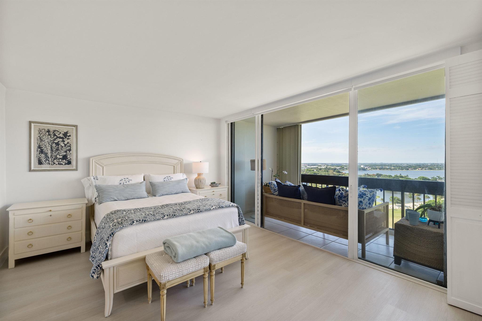 2000 Presidential Way 1702