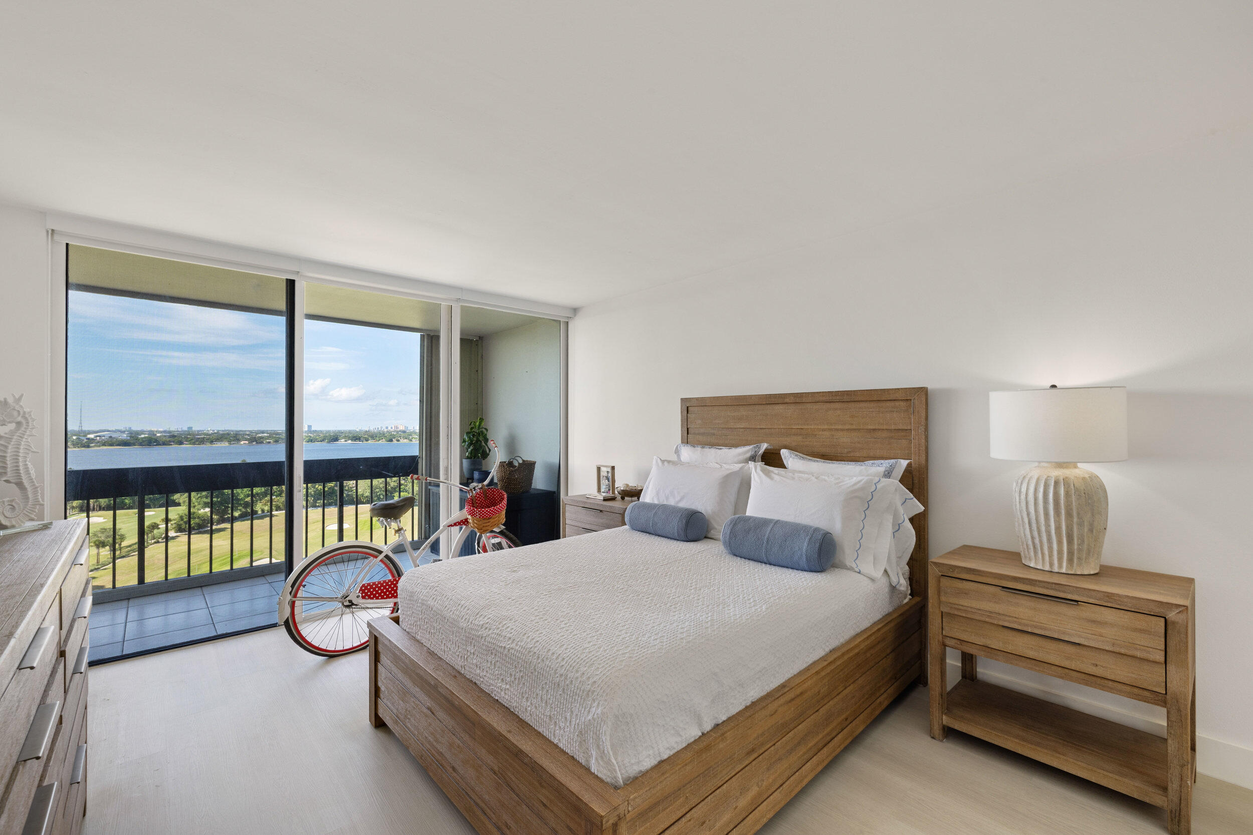 2000 Presidential Way 1702