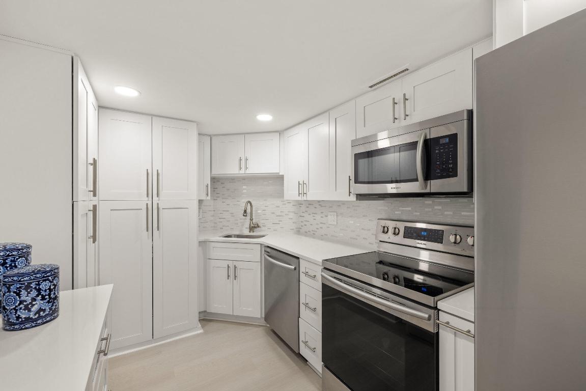 2000 Presidential Way 1702