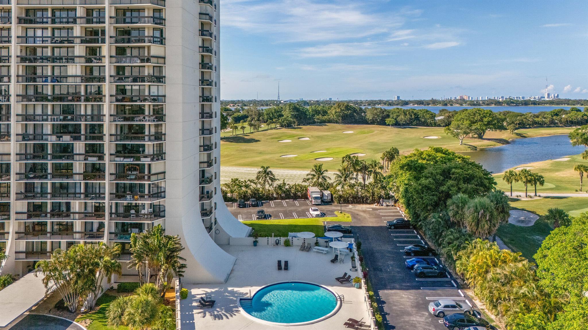 2000 Presidential Way 1702