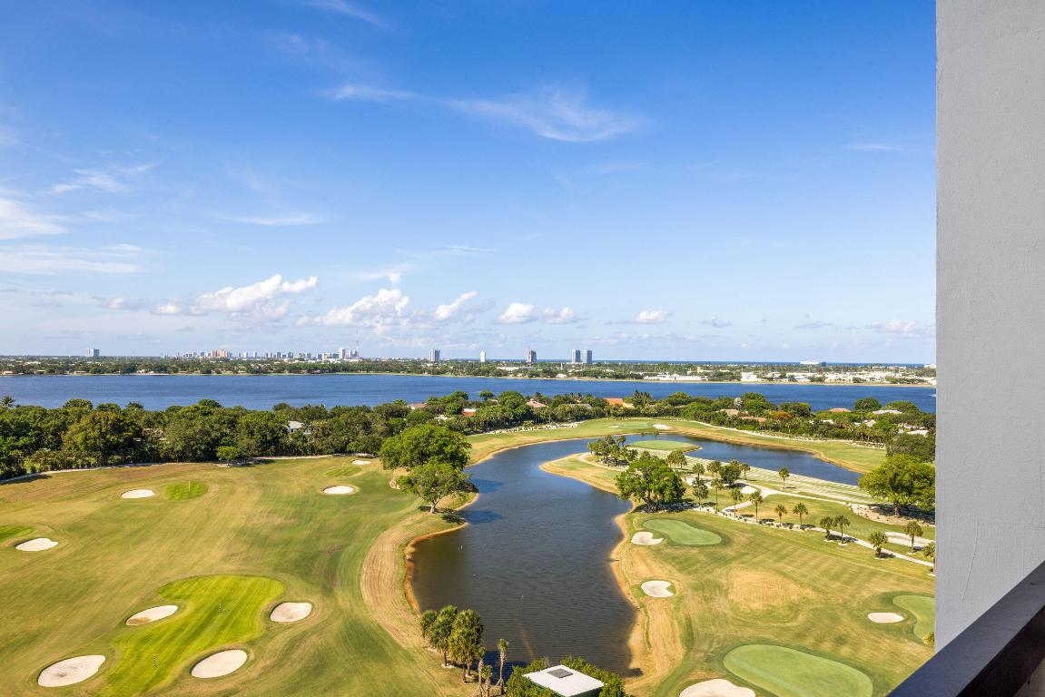 2000 Presidential Way 1702