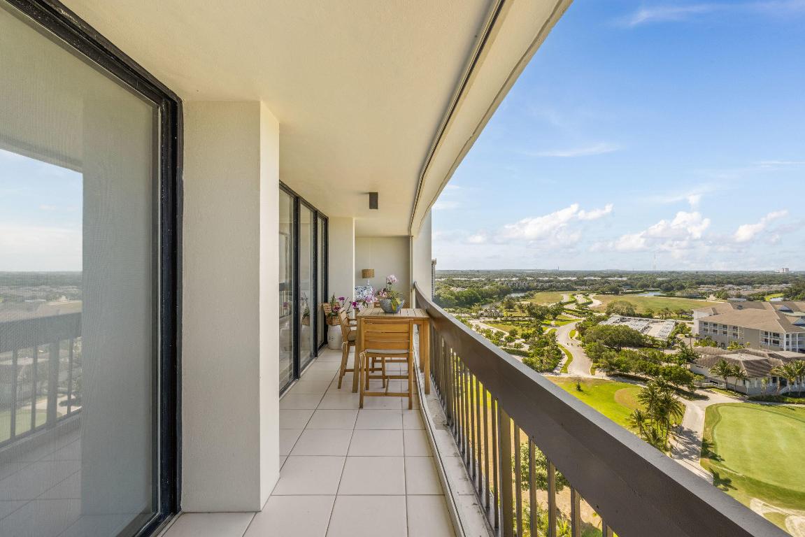 2000 Presidential Way 1702