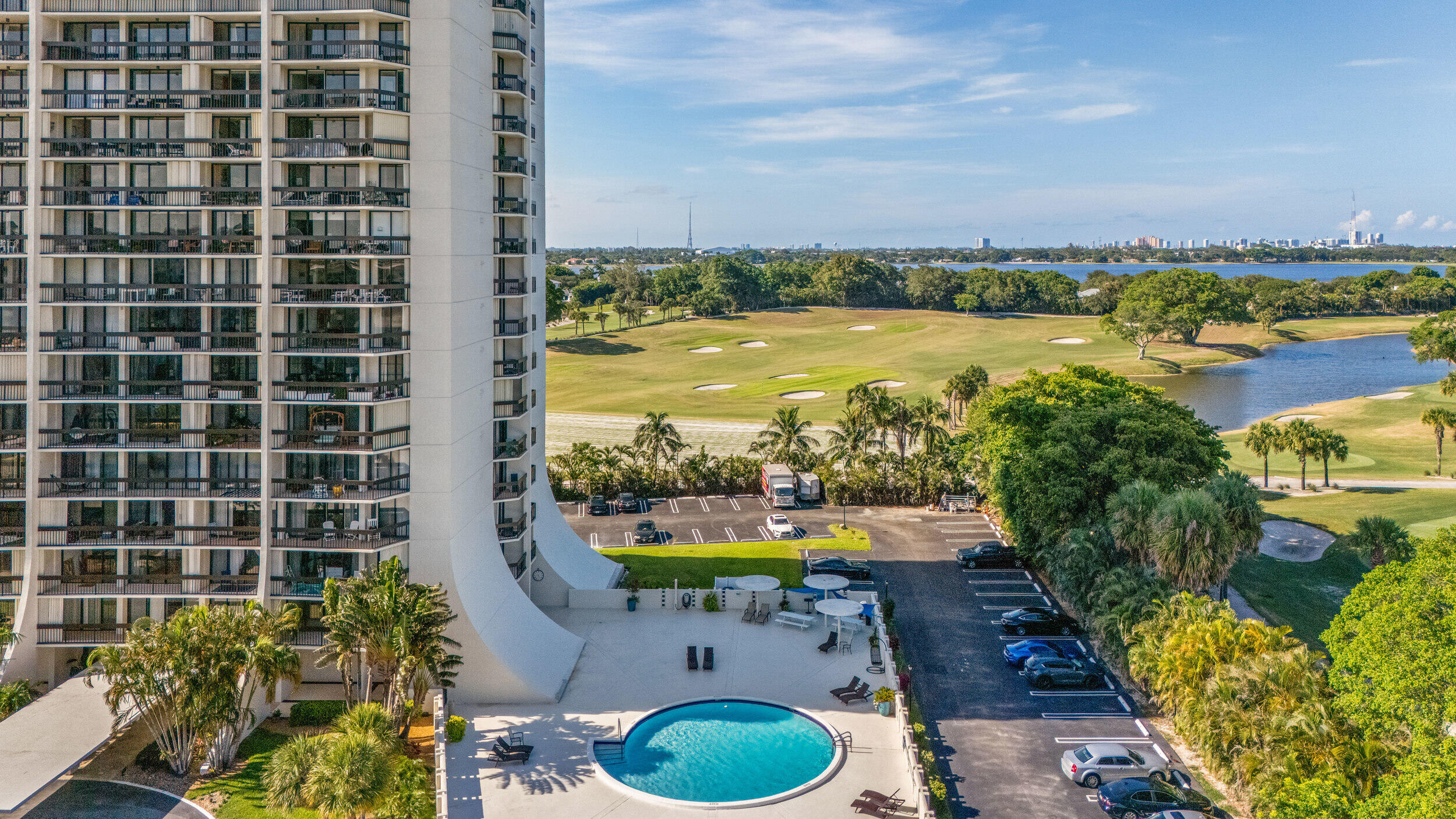 2000 Presidential Way 1702