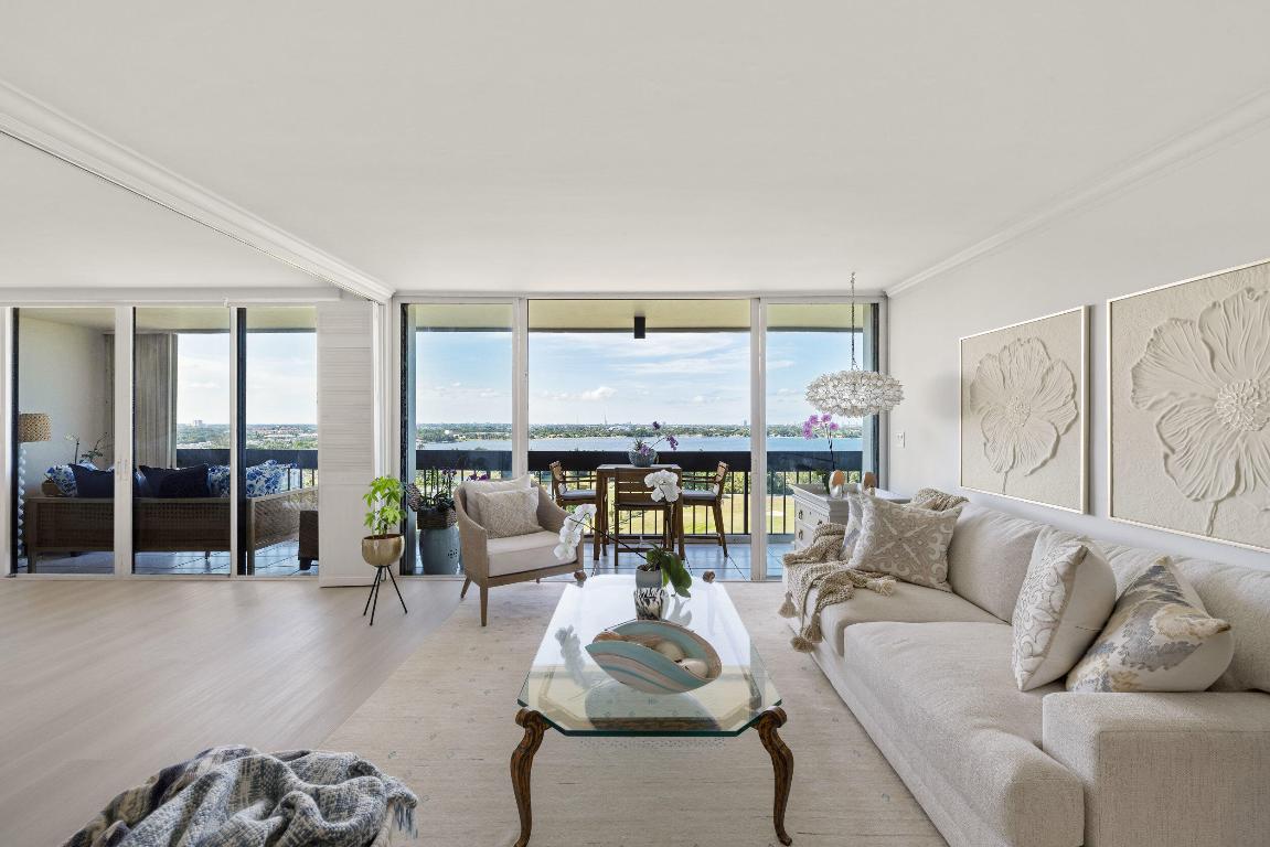 2000 Presidential Way 1702