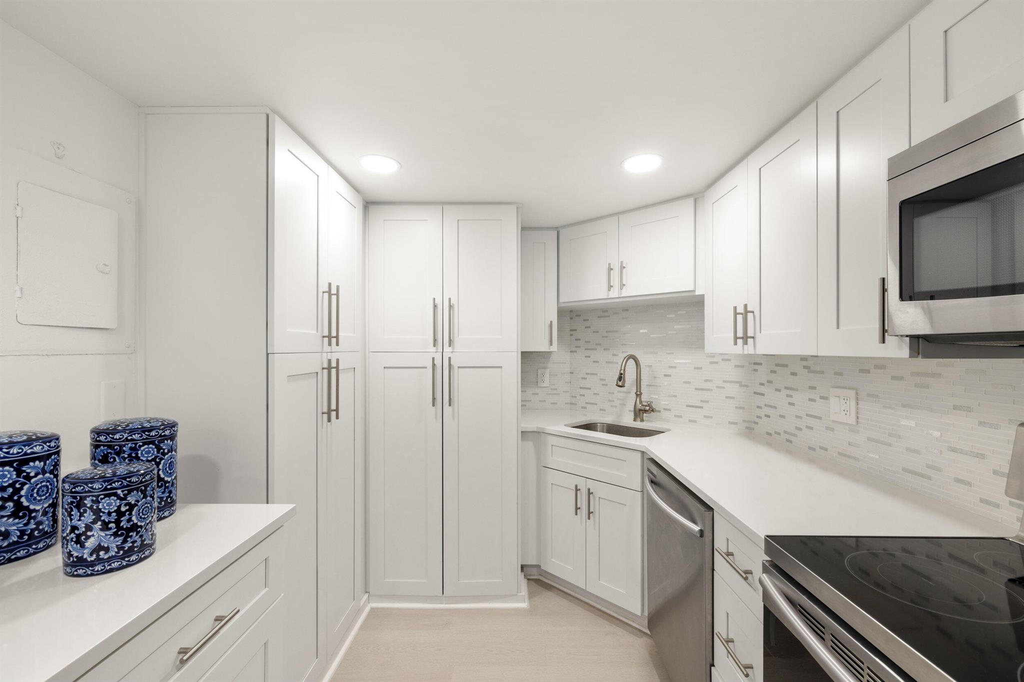 2000 Presidential Way 1702