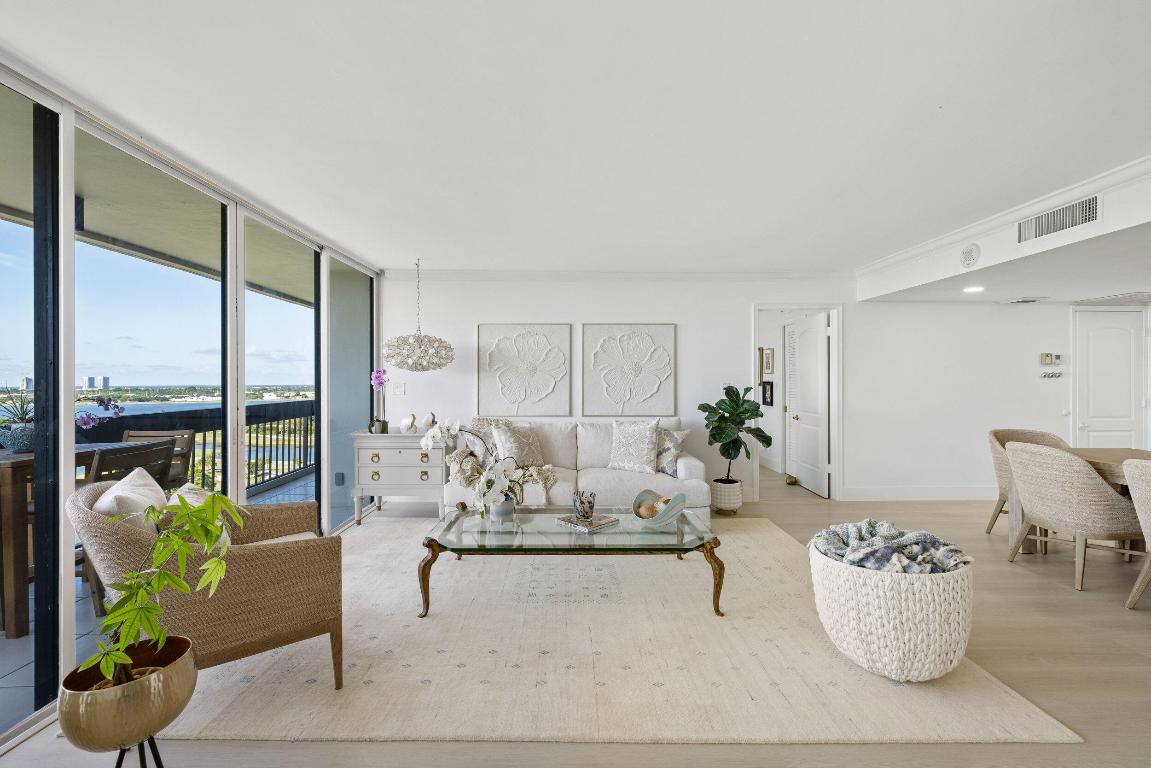 2000 Presidential Way 1702