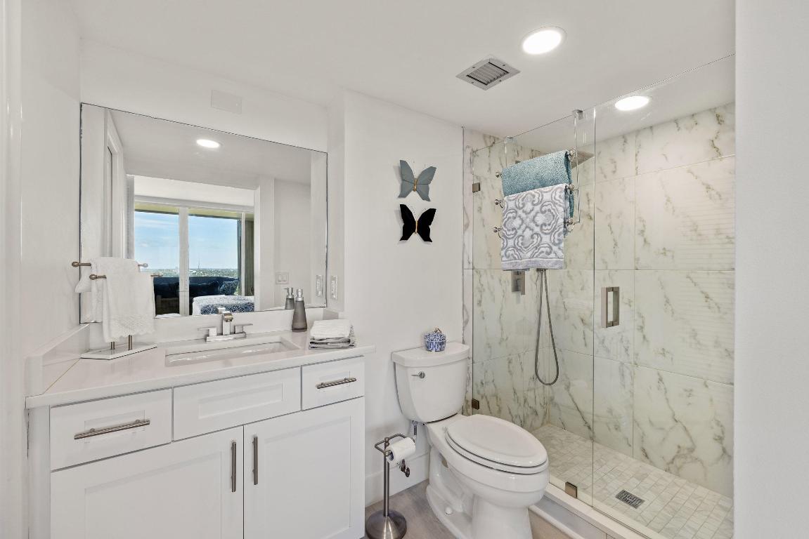 2000 Presidential Way 1702