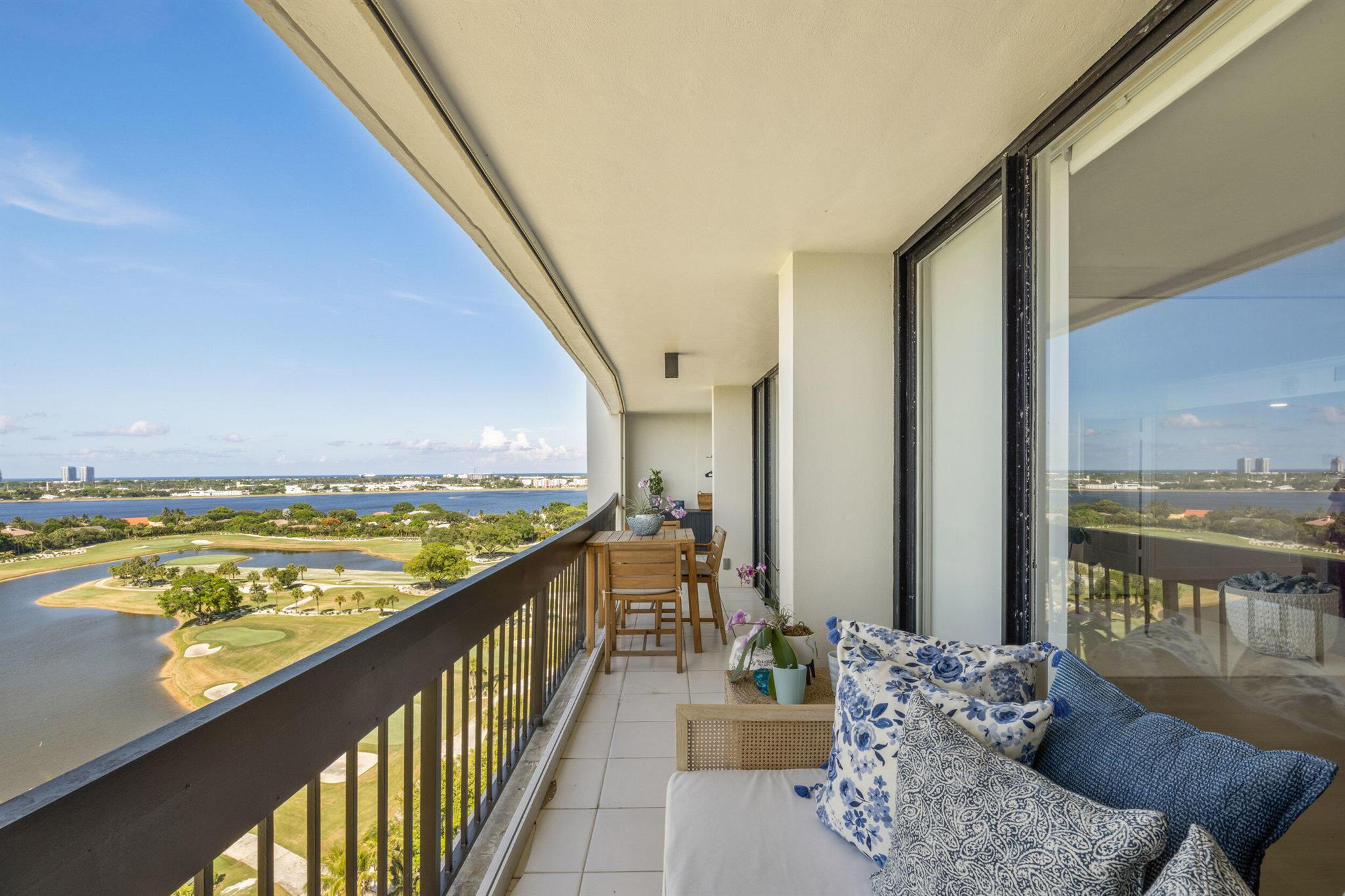 2000 Presidential Way 1702