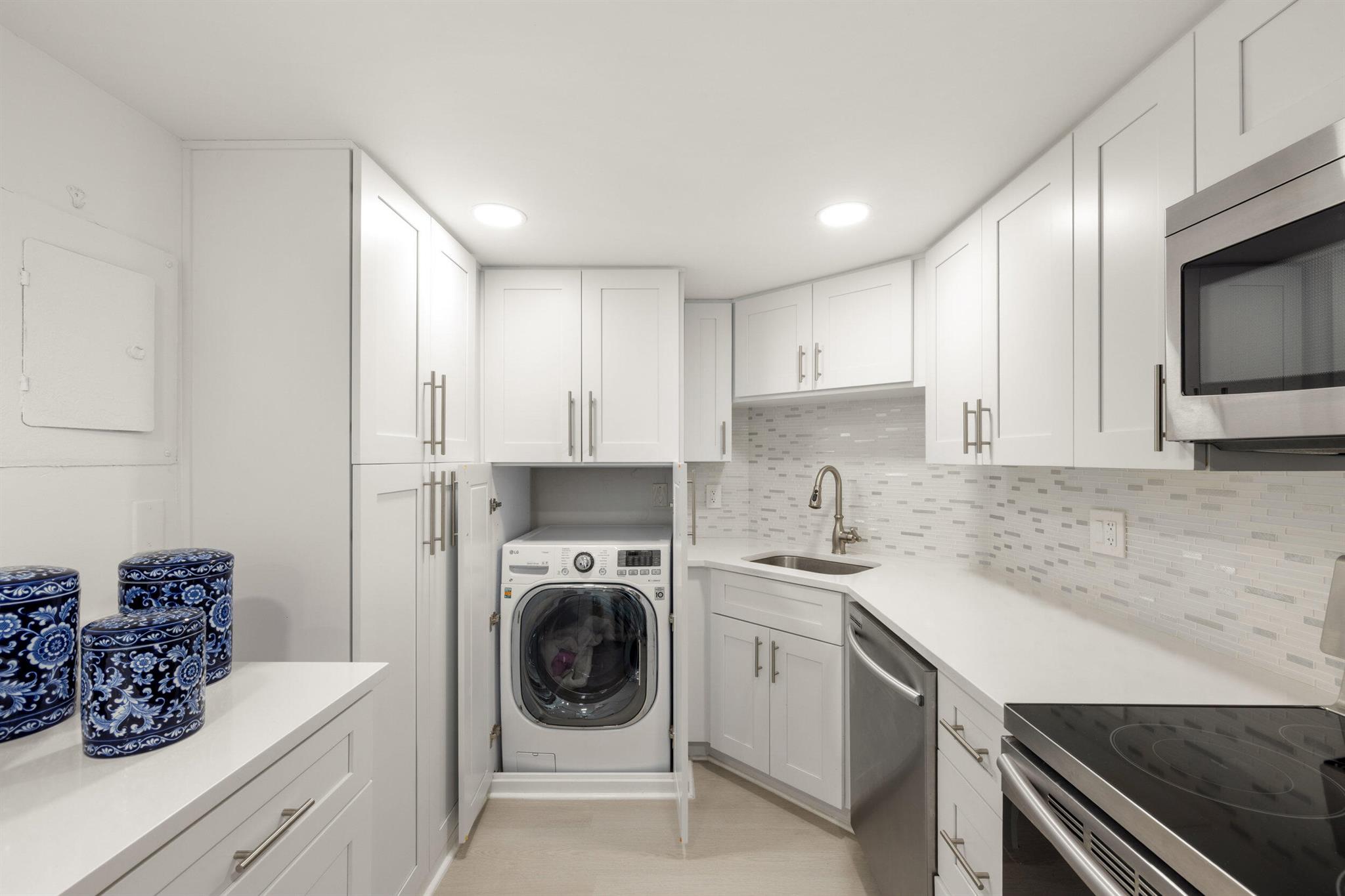 2000 Presidential Way 1702