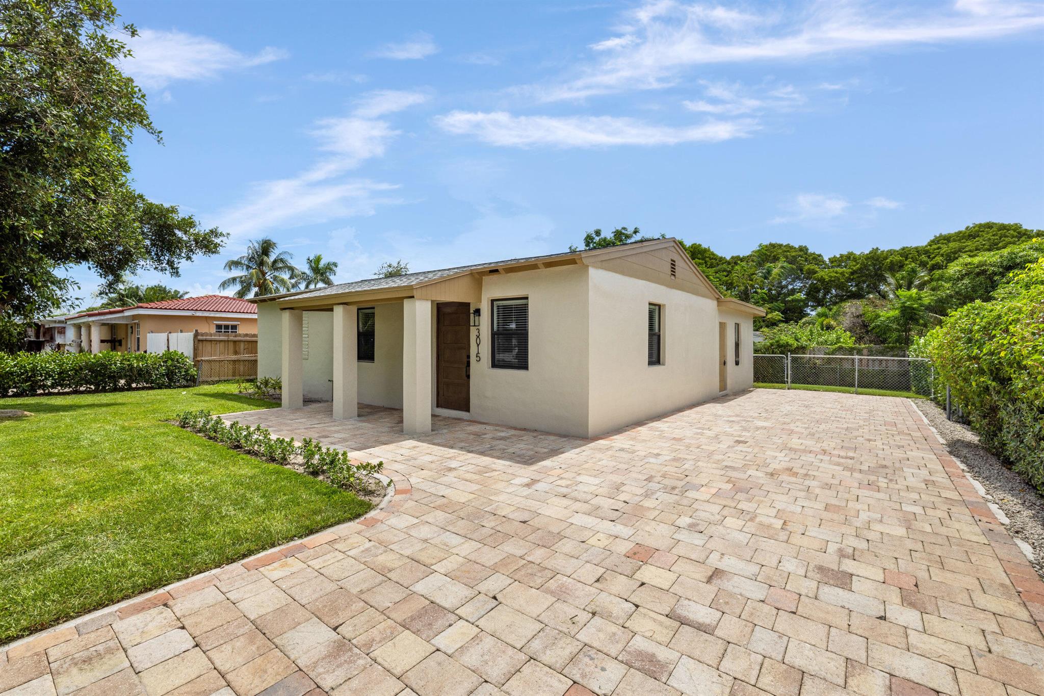 3015 Robert Road
