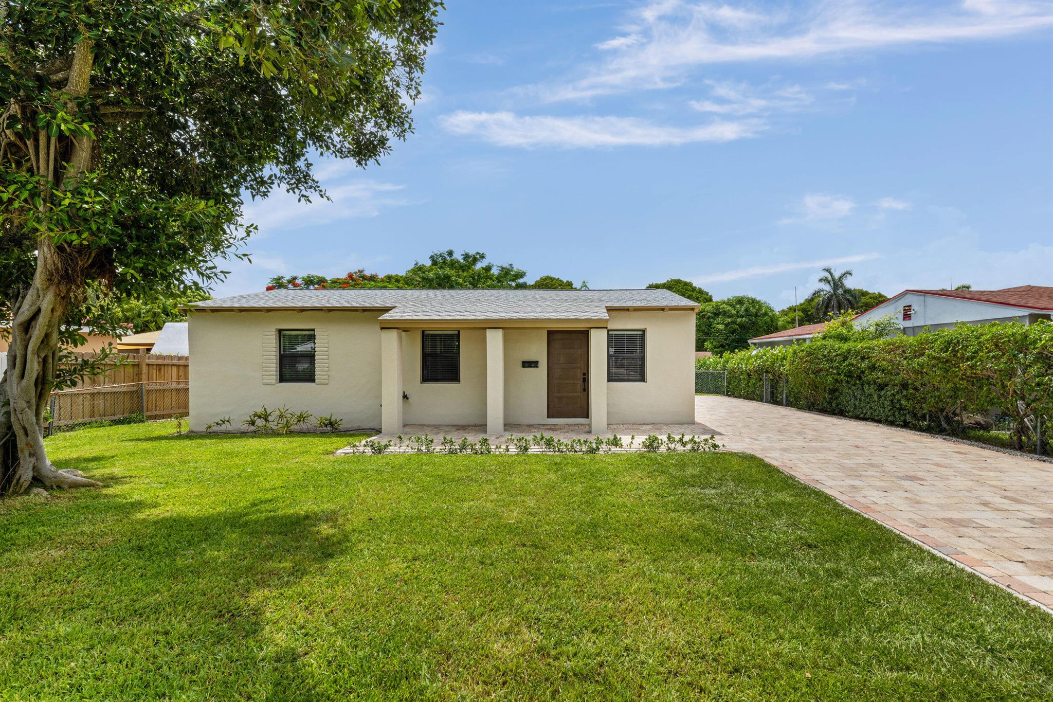 3015 Robert Road