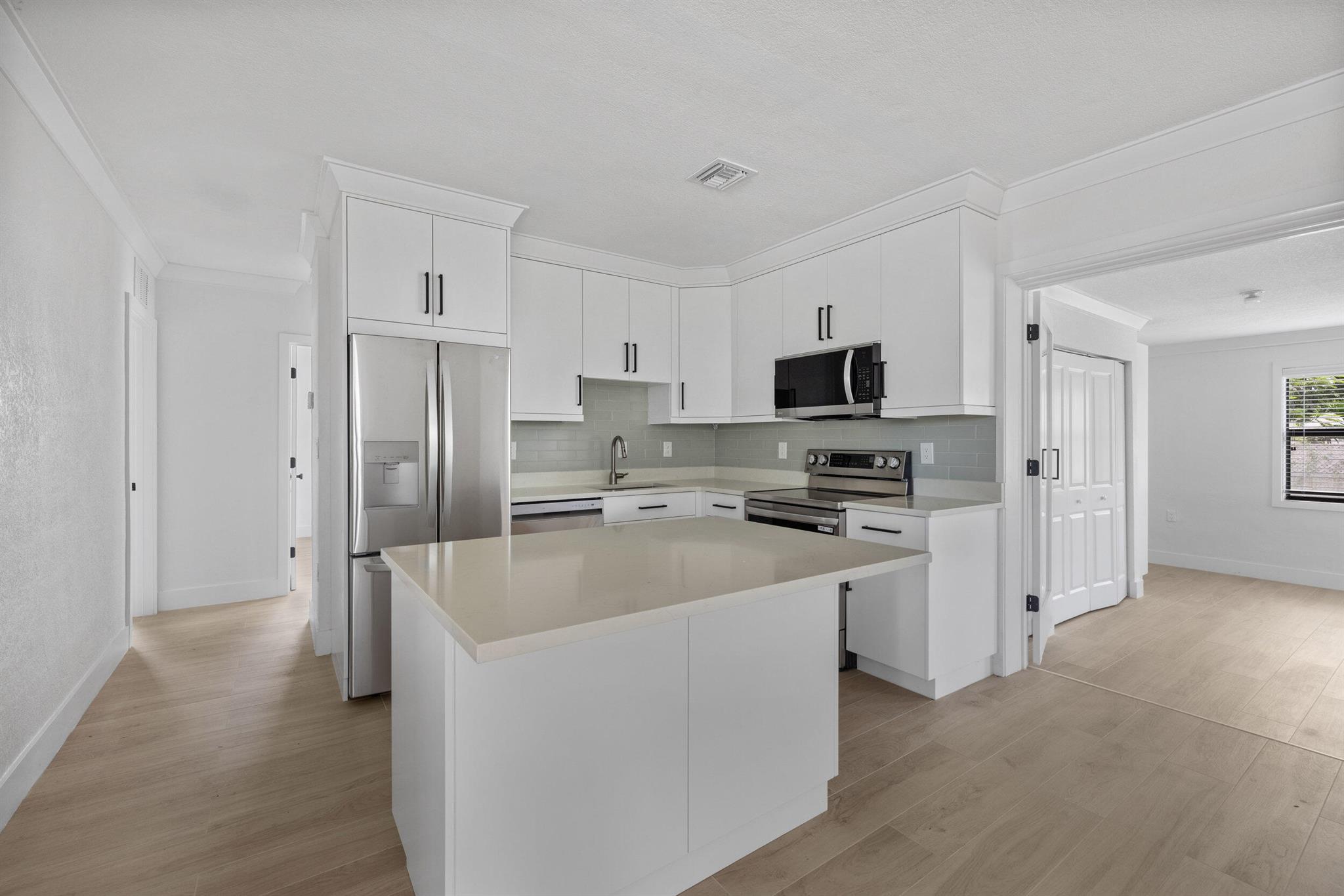 3015 Robert Road