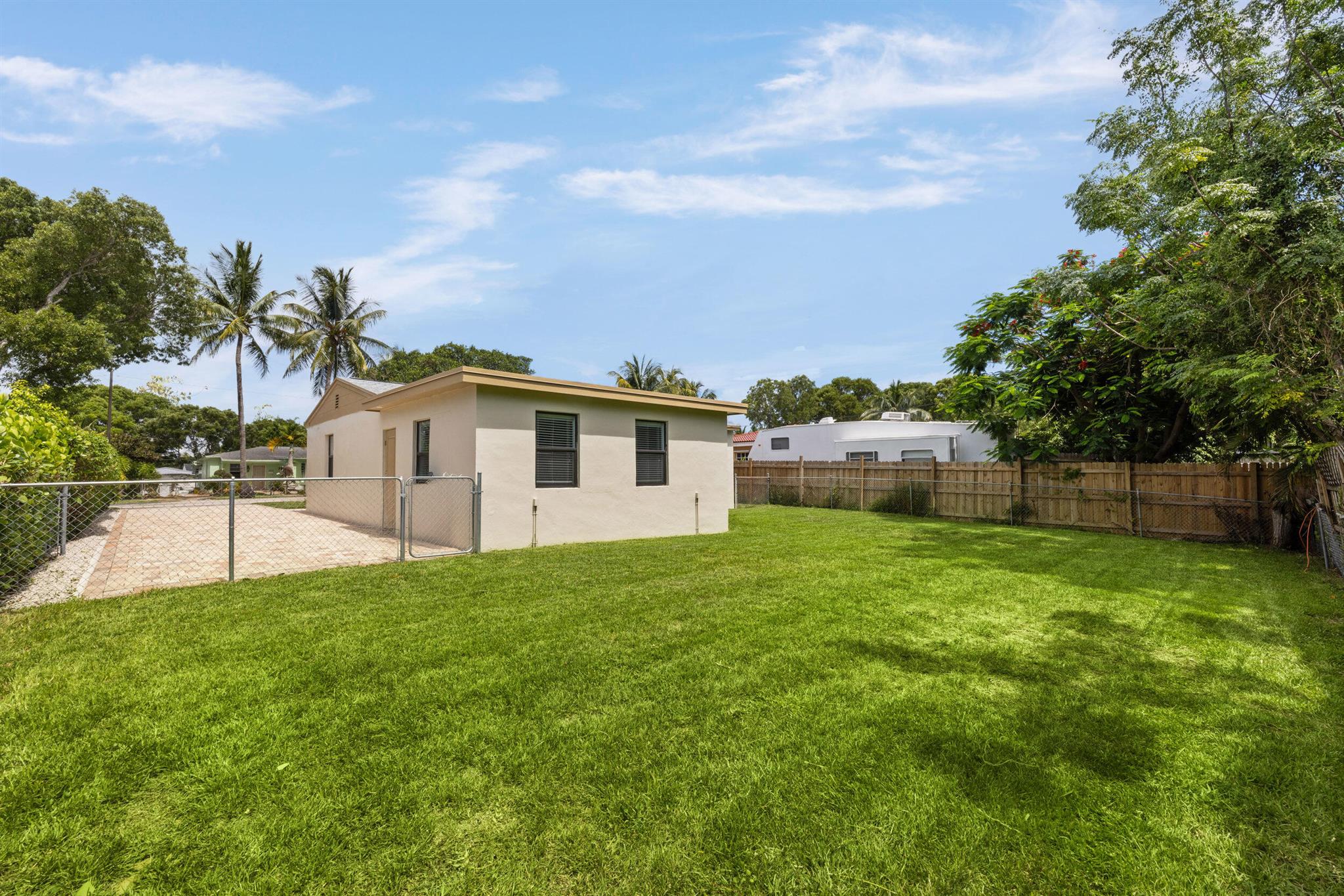 3015 Robert Road