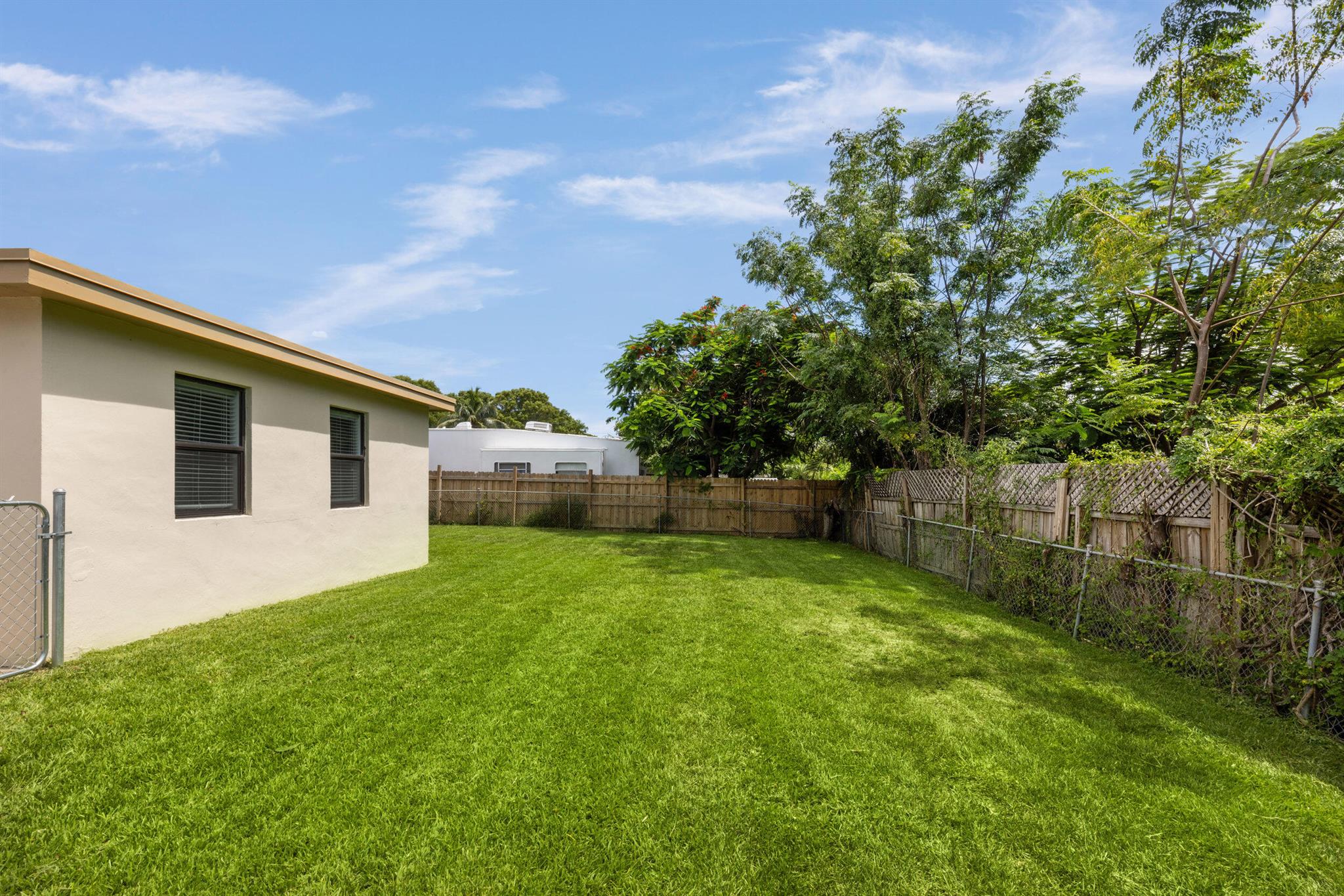 3015 Robert Road