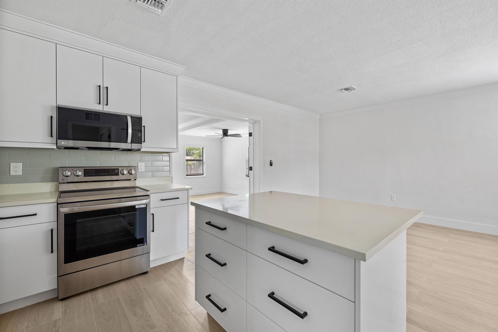 3015 Robert Road