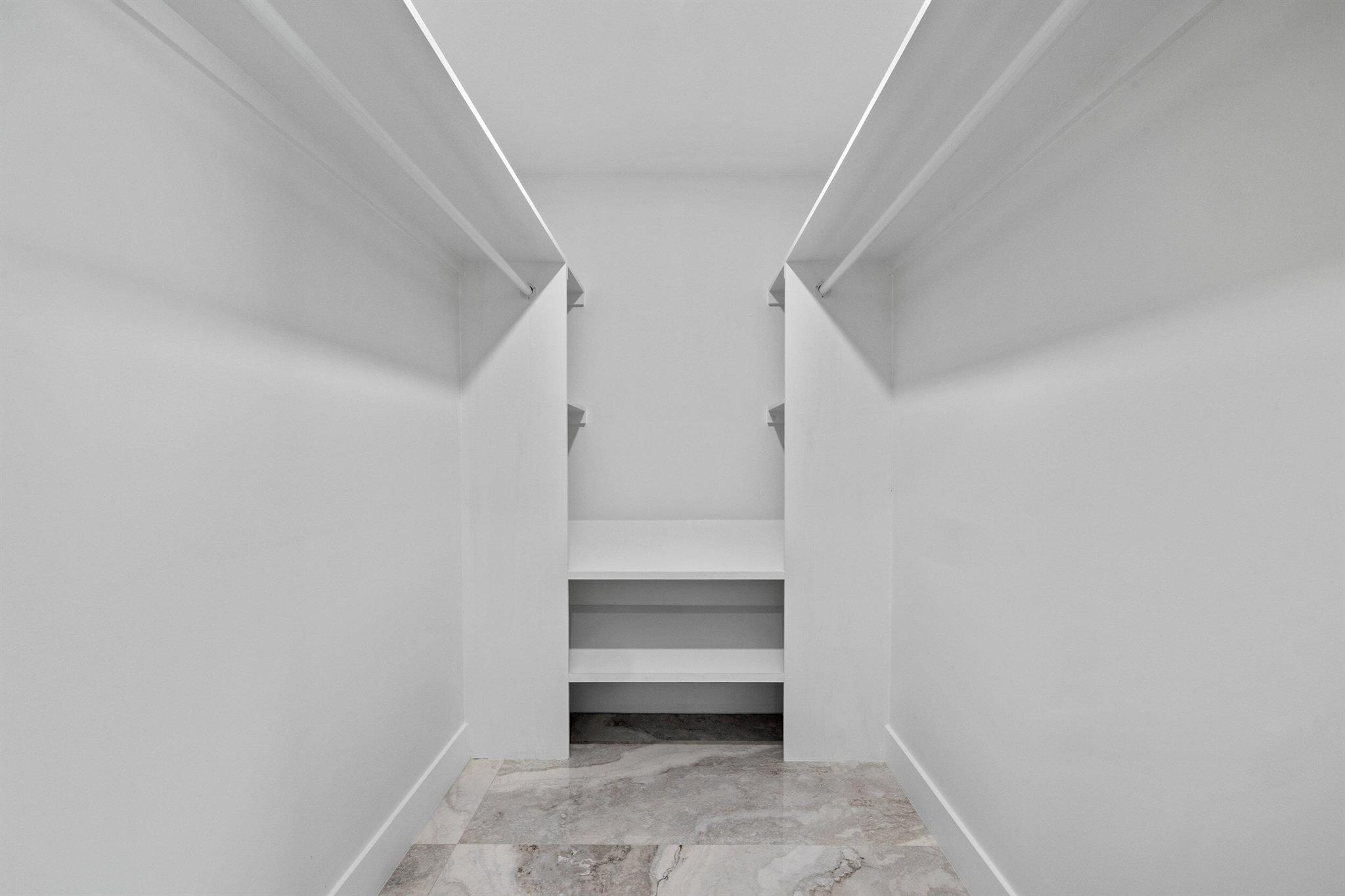 1023 S Palmway