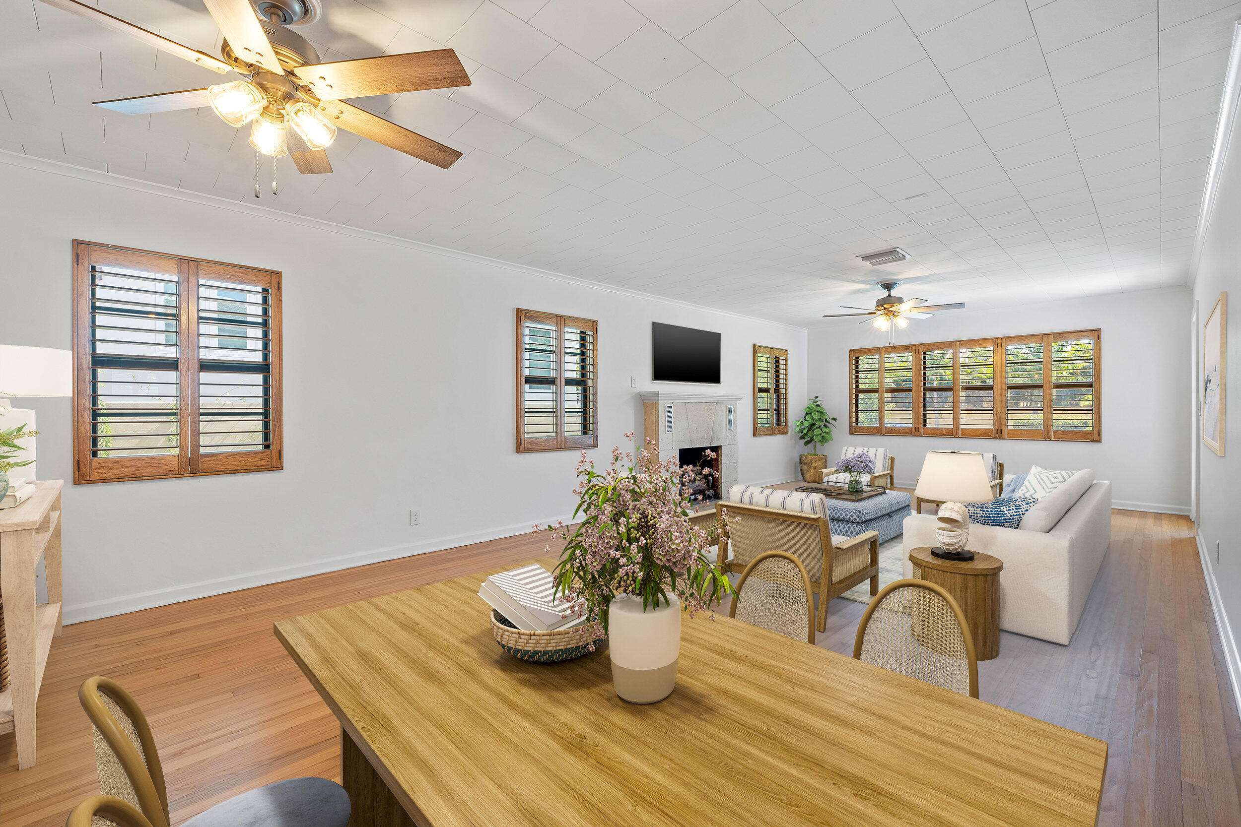 1023 S Palmway