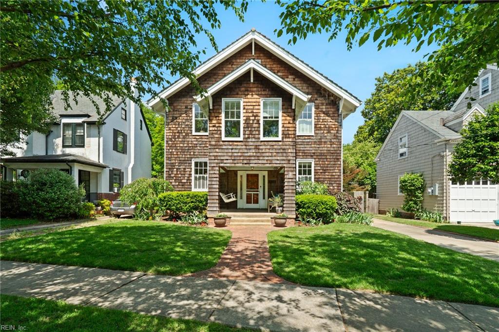 916 Larchmont CRES