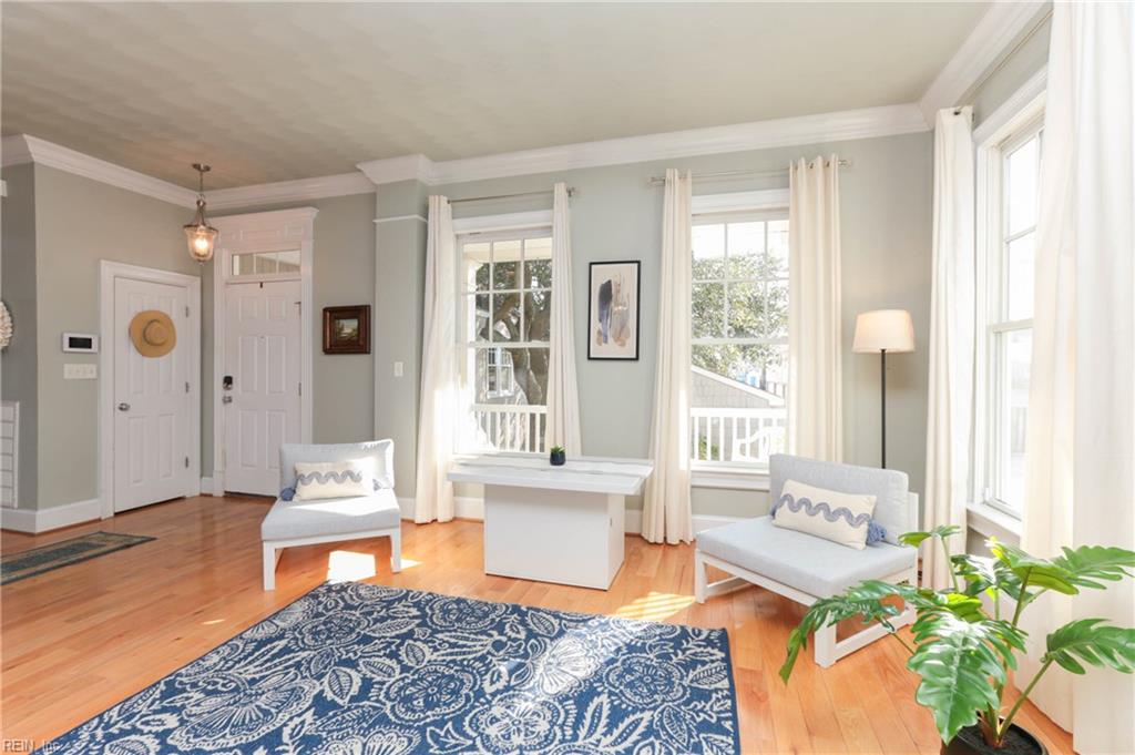 822 W Ocean View AVE