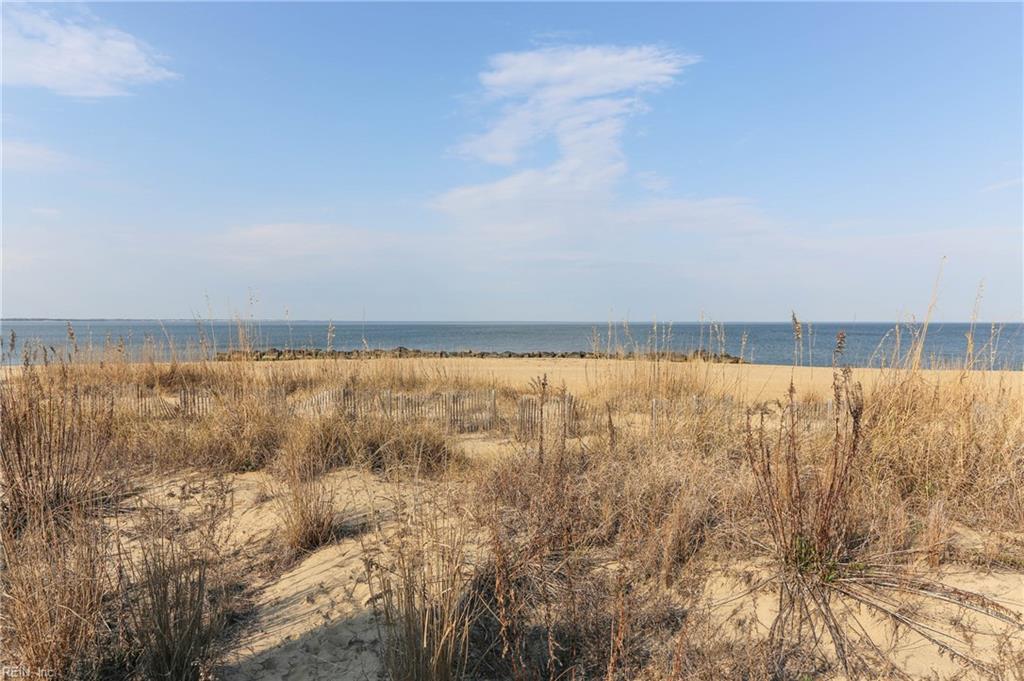 822 W Ocean View AVE