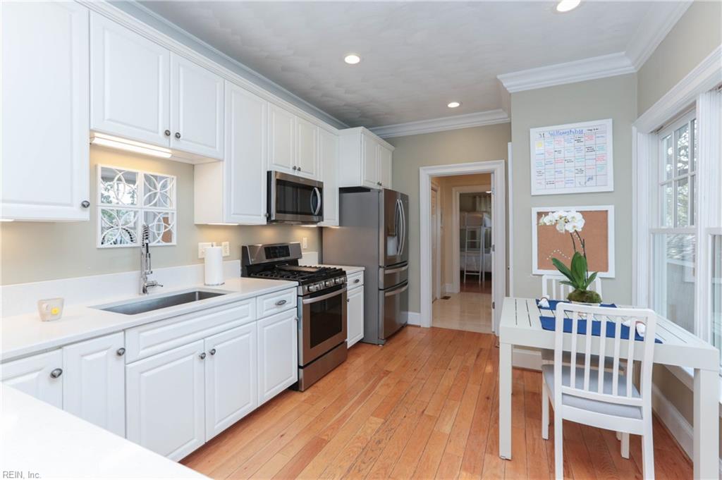 822 W Ocean View AVE