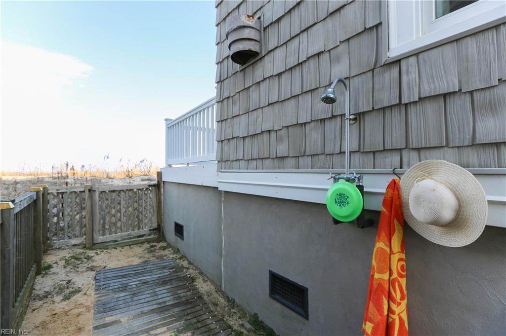 822 W Ocean View AVE