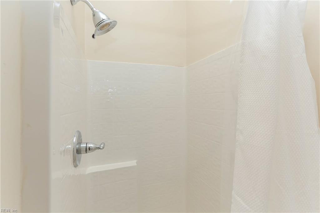 822 W Ocean View AVE