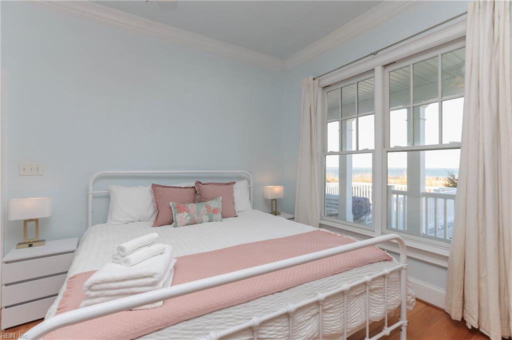 822 W Ocean View AVE