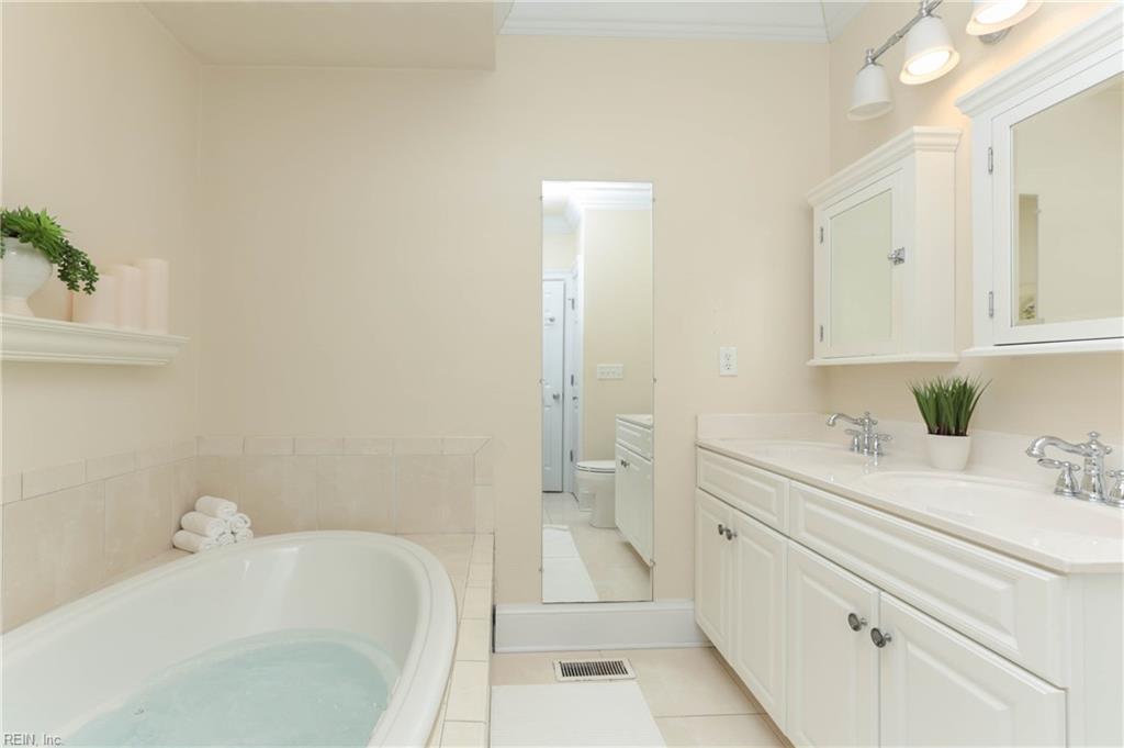 822 W Ocean View AVE