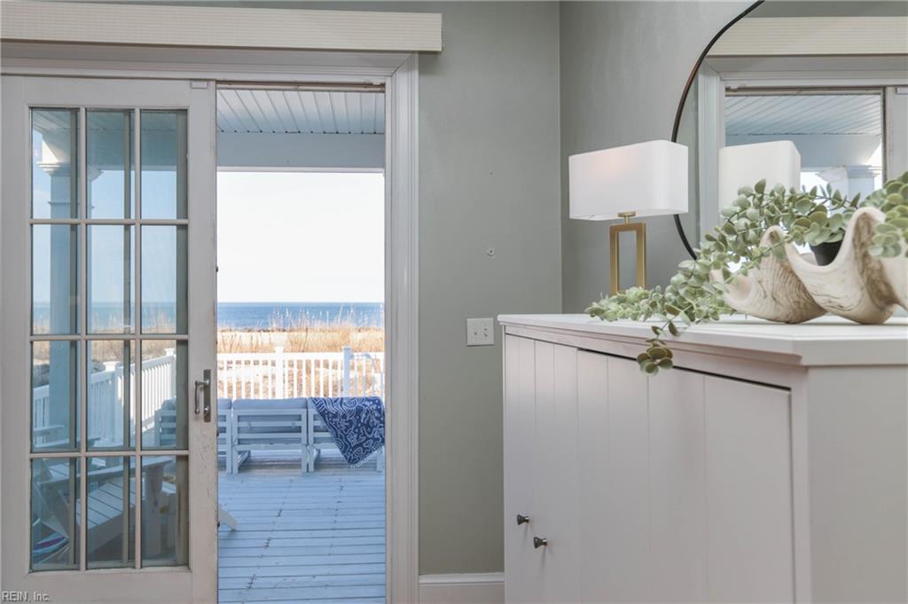 822 W Ocean View AVE