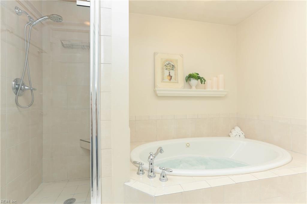 822 W Ocean View AVE