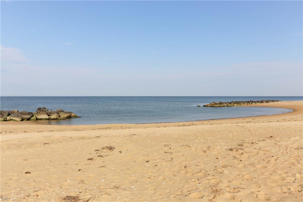 822 W Ocean View AVE