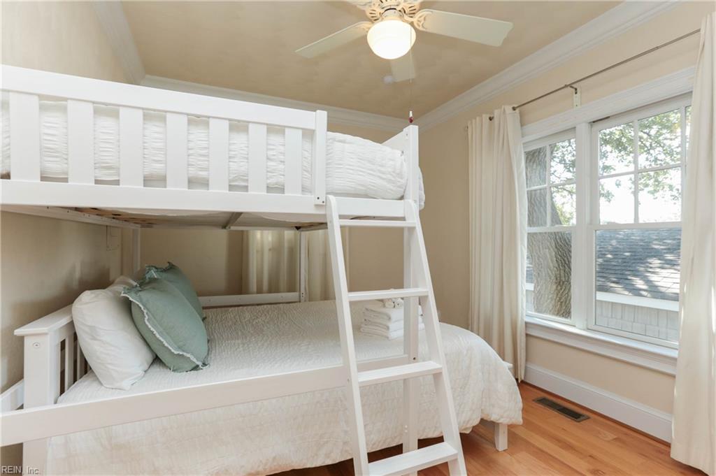 822 W Ocean View AVE