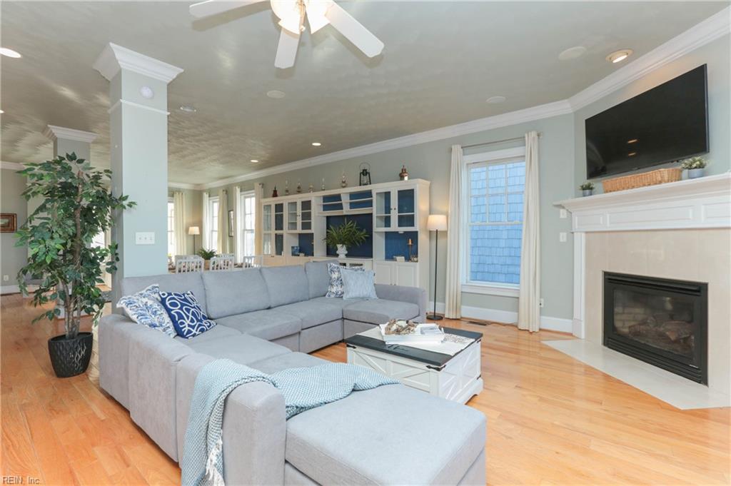 822 W Ocean View AVE