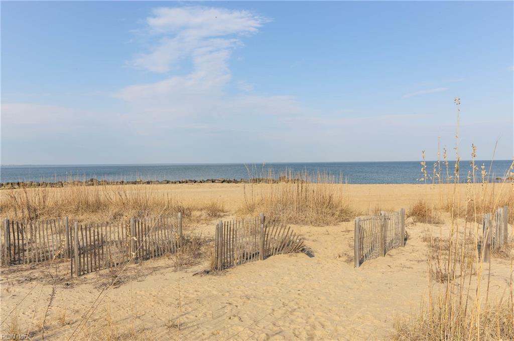 822 W Ocean View AVE