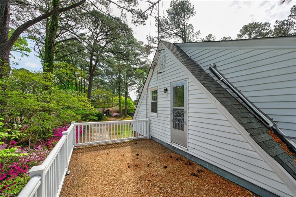 433 Hariton CT