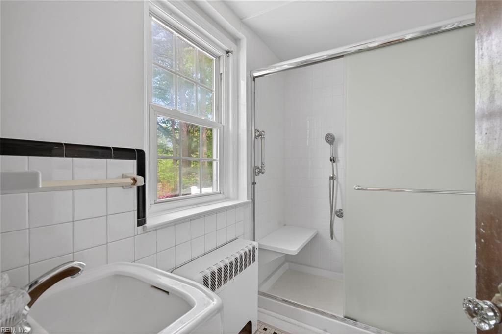433 Hariton CT