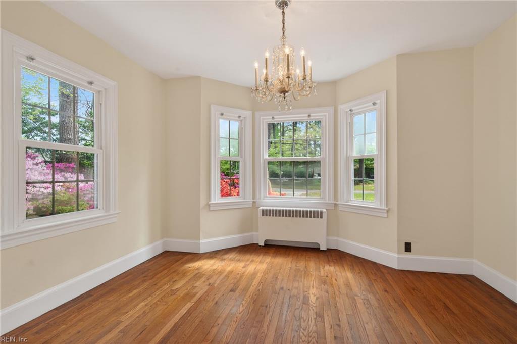 433 Hariton CT