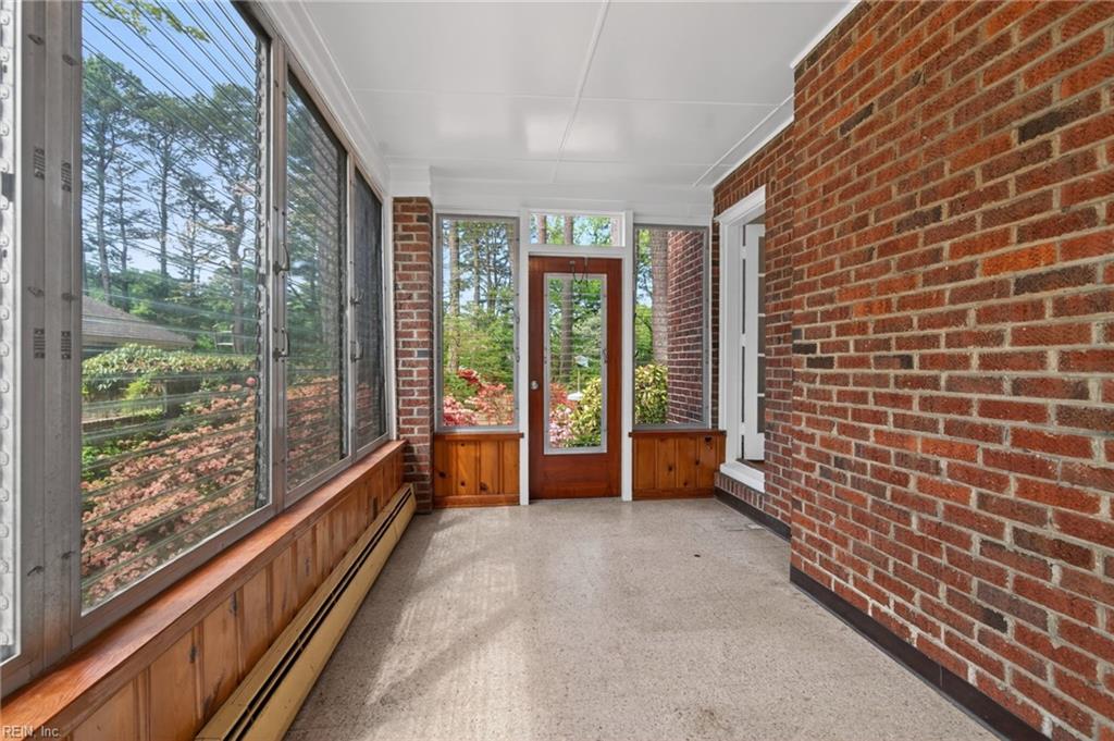 433 Hariton CT