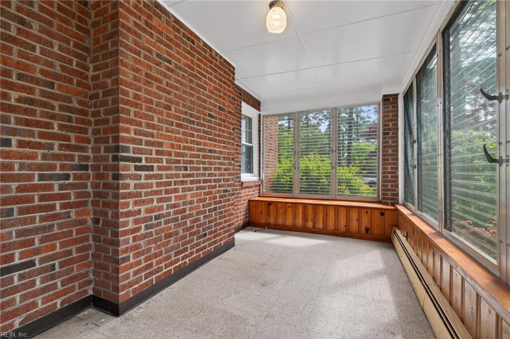 433 Hariton CT