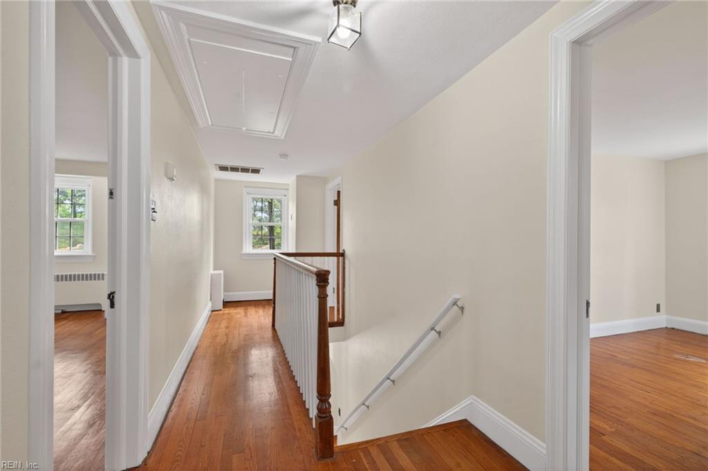 433 Hariton CT