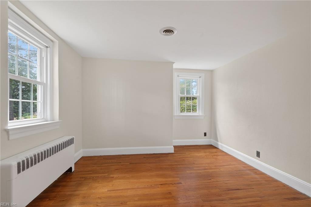 433 Hariton CT