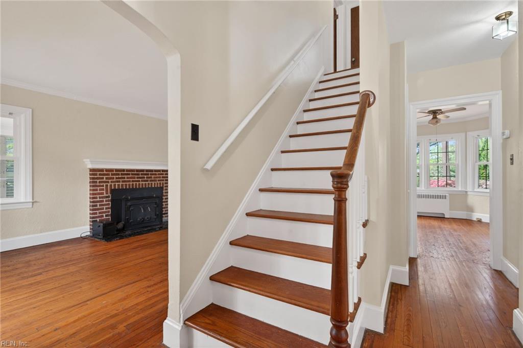 433 Hariton CT
