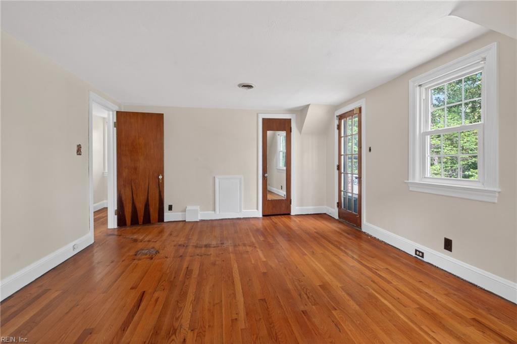433 Hariton CT