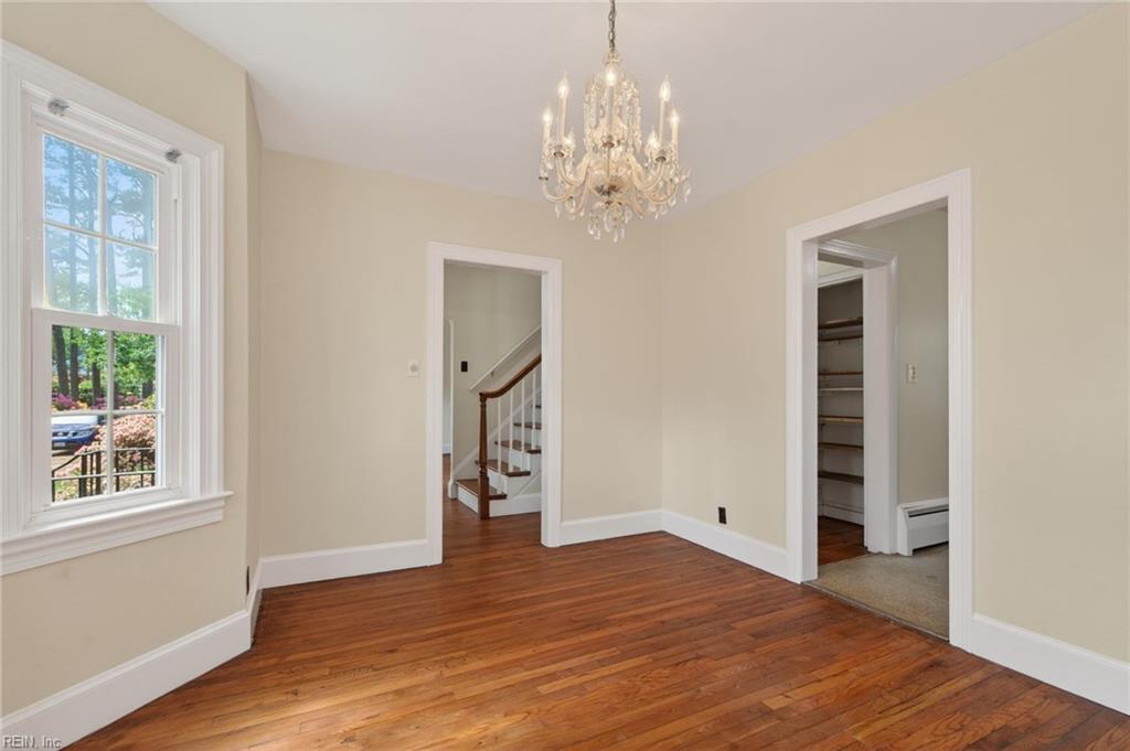 433 Hariton CT