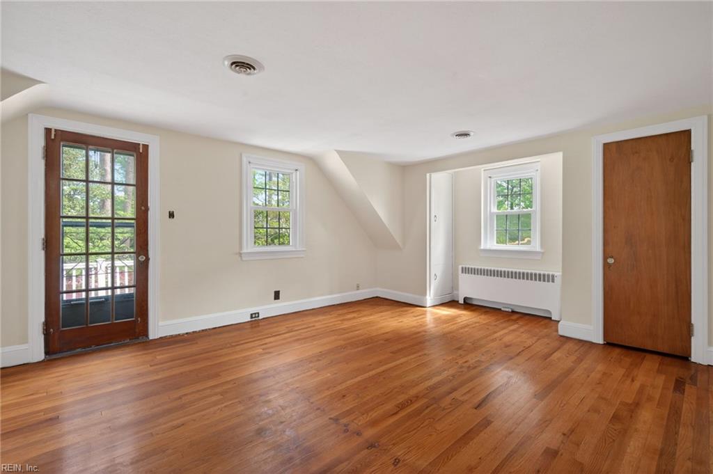 433 Hariton CT