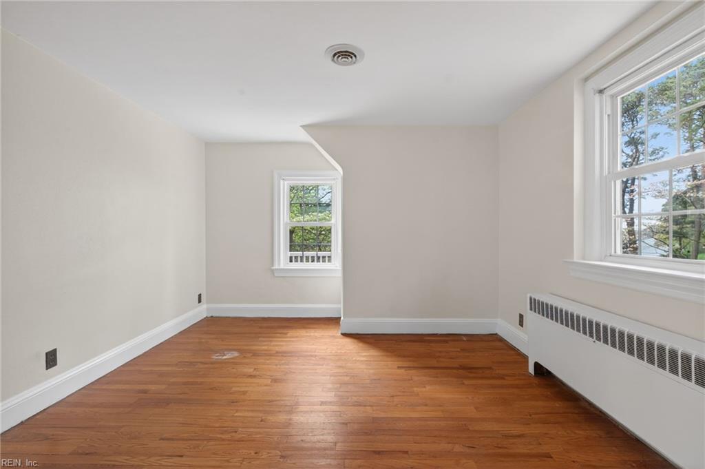 433 Hariton CT