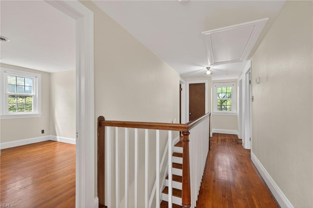 433 Hariton CT