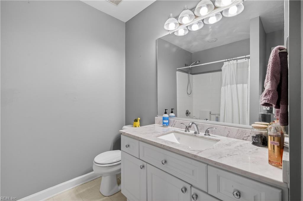 5804 Woodstock PT