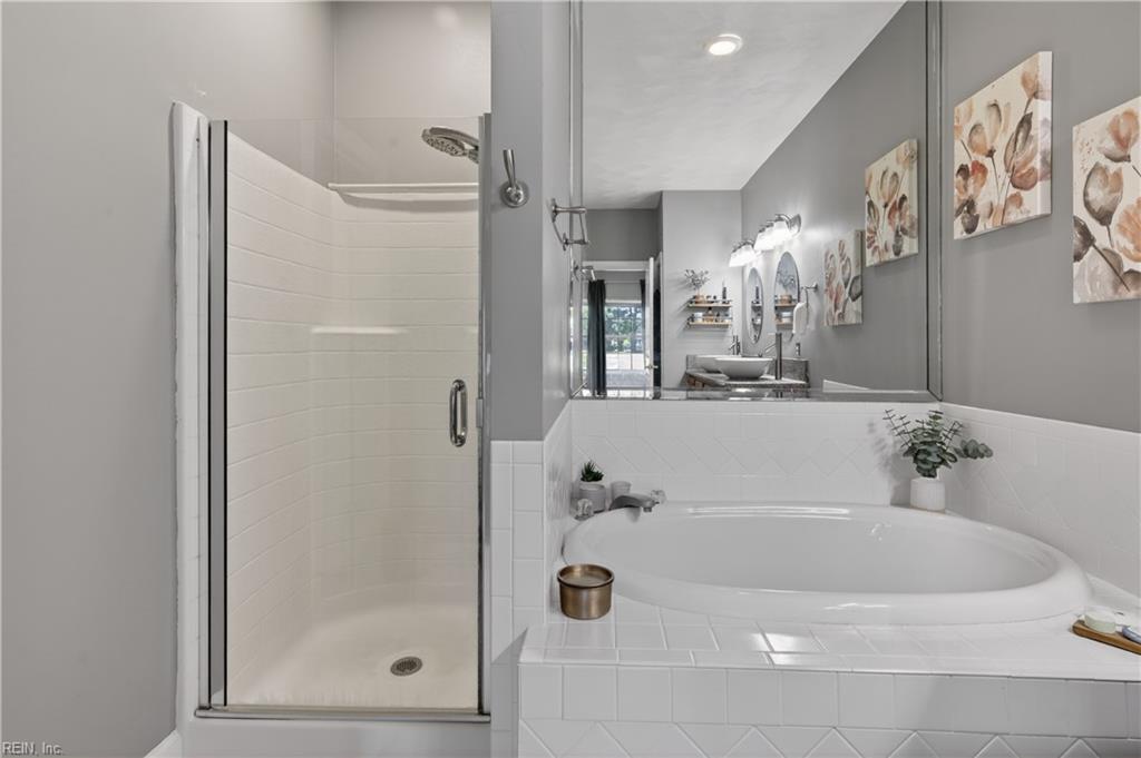 5804 Woodstock PT